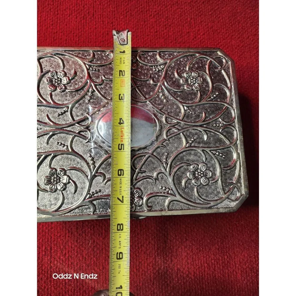 Silver-Plated Octagonal Jewelry Box With‎ Velvety Interior & Floral Design